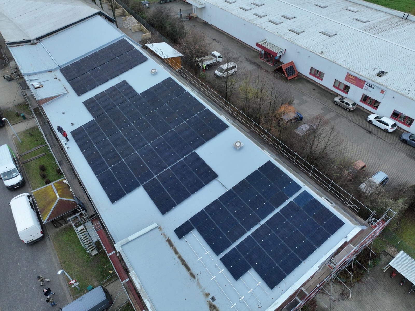 Photovoltaikanlage auf einer Gewerbehalle